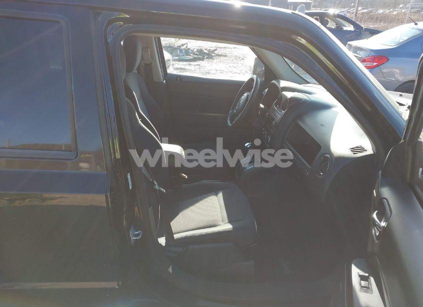 Photo 5 of 2012 Jeep Patriot SPORT (VIN 1C4NJPBA1CD579482)