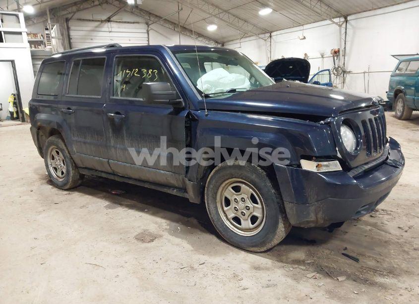 2014 Jeep Patriot SPORT (VIN 1C4NJPBA1ED553340) main photo