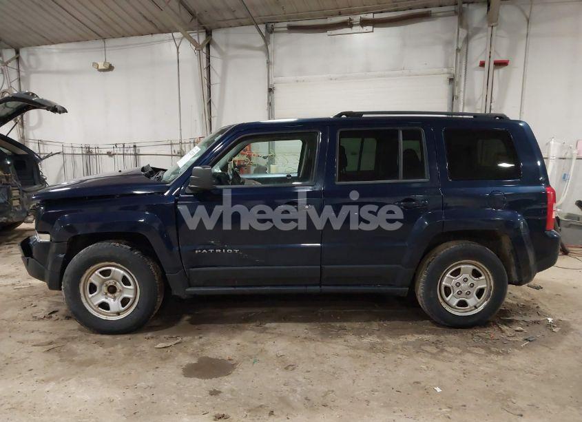 Photo 14 of 2014 Jeep Patriot SPORT (VIN 1C4NJPBA1ED553340)