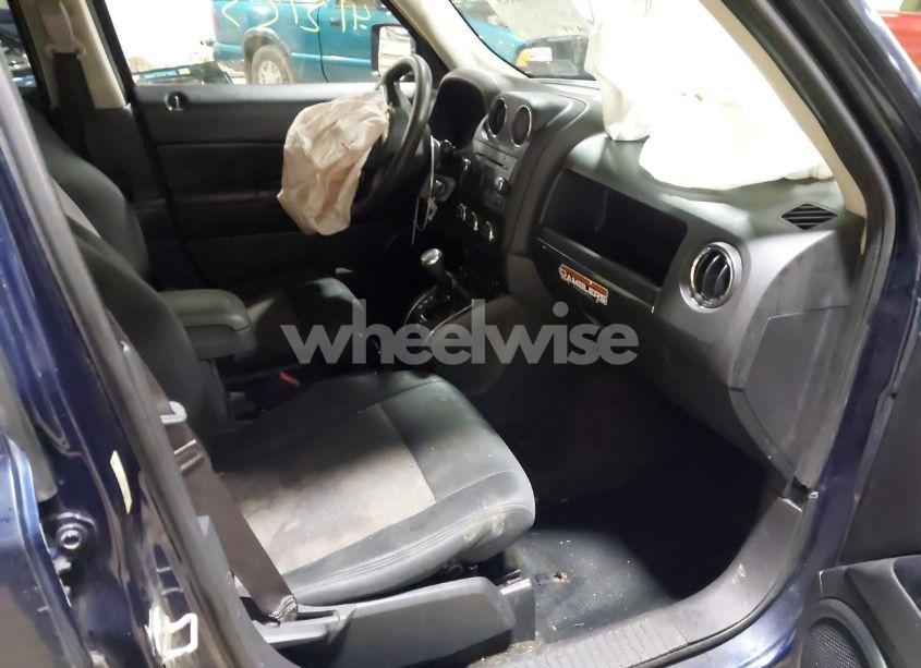 Photo 5 of 2014 Jeep Patriot SPORT (VIN 1C4NJPBA1ED553340)