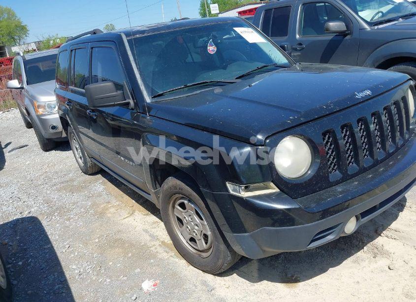 2014 Jeep Patriot SPORT (VIN 1C4NJPBA1ED645323) main photo