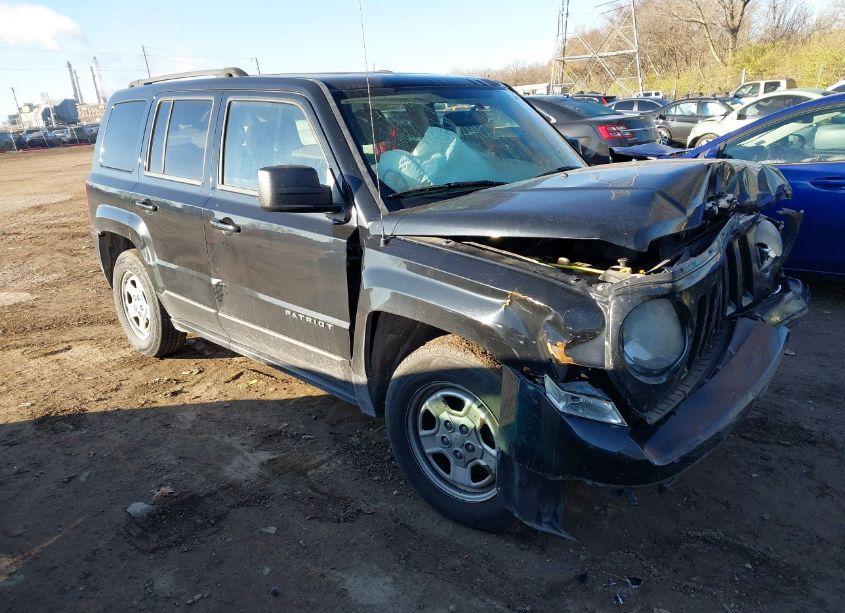 2014 Jeep Patriot SPORT (VIN 1C4NJPBA1ED731618) main photo