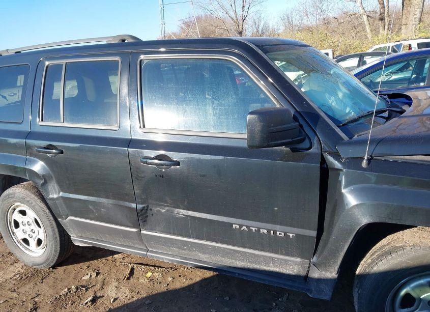 Photo 13 of 2014 Jeep Patriot SPORT (VIN 1C4NJPBA1ED731618)