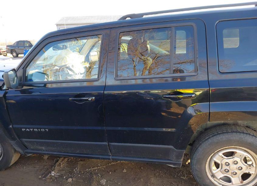 Photo 14 of 2014 Jeep Patriot SPORT (VIN 1C4NJPBA1ED731618)