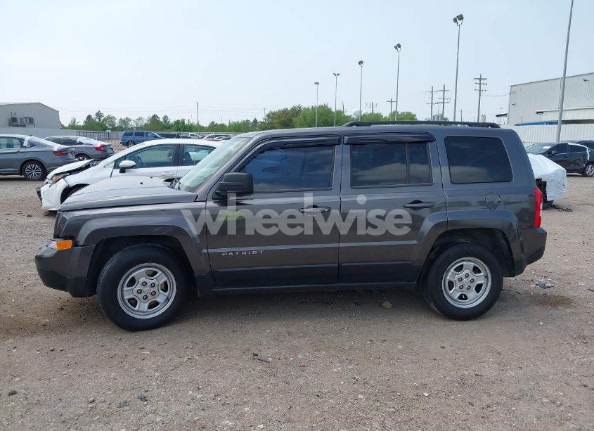 Photo 15 of 2014 Jeep Patriot SPORT (VIN 1C4NJPBA1ED869661)