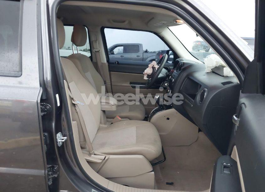 Photo 5 of 2014 Jeep Patriot SPORT (VIN 1C4NJPBA1ED869661)