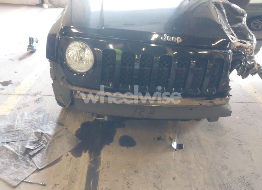 Photo 6 of 2015 Jeep Patriot SPORT (VIN 1C4NJPBA1FD314615)