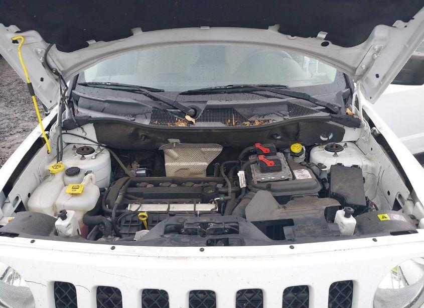 Photo 10 of 2016 Jeep Patriot SPORT (VIN 1C4NJPBA1GD793068)