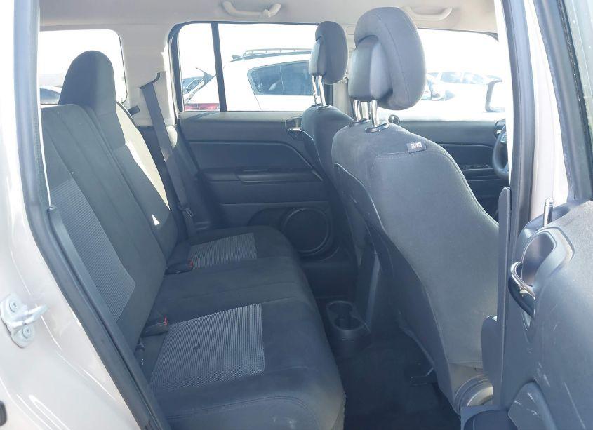 Photo 8 of 2016 Jeep Patriot SPORT (VIN 1C4NJPBA1GD807700)