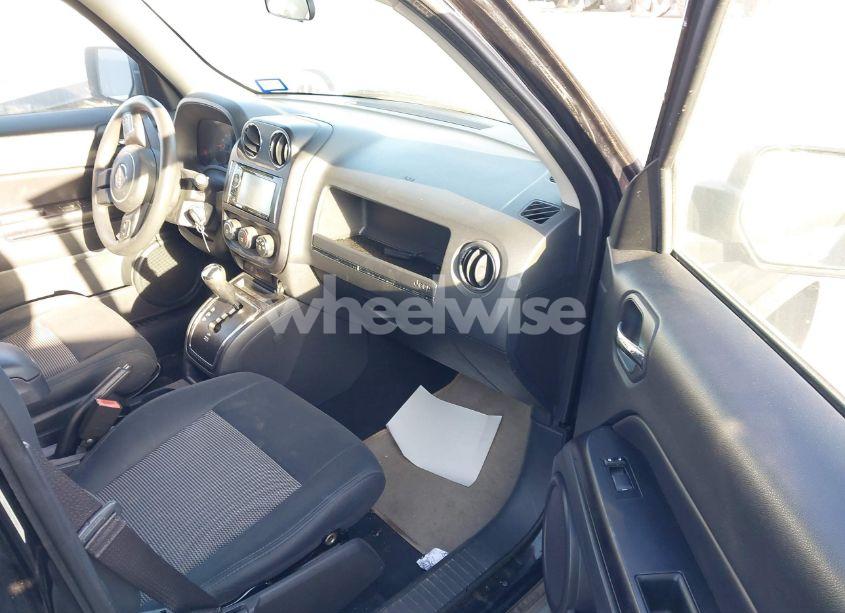 Photo 5 of 2012 Jeep Patriot SPORT (VIN 1C4NJPBA2CD504970)