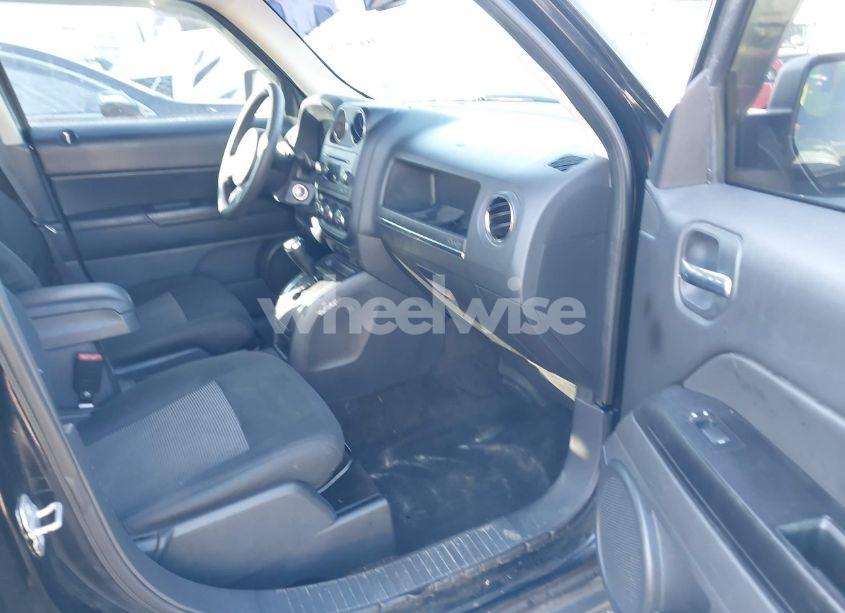 Photo 5 of 2014 Jeep Patriot ALTITUDE (VIN 1C4NJPBA2ED691131)