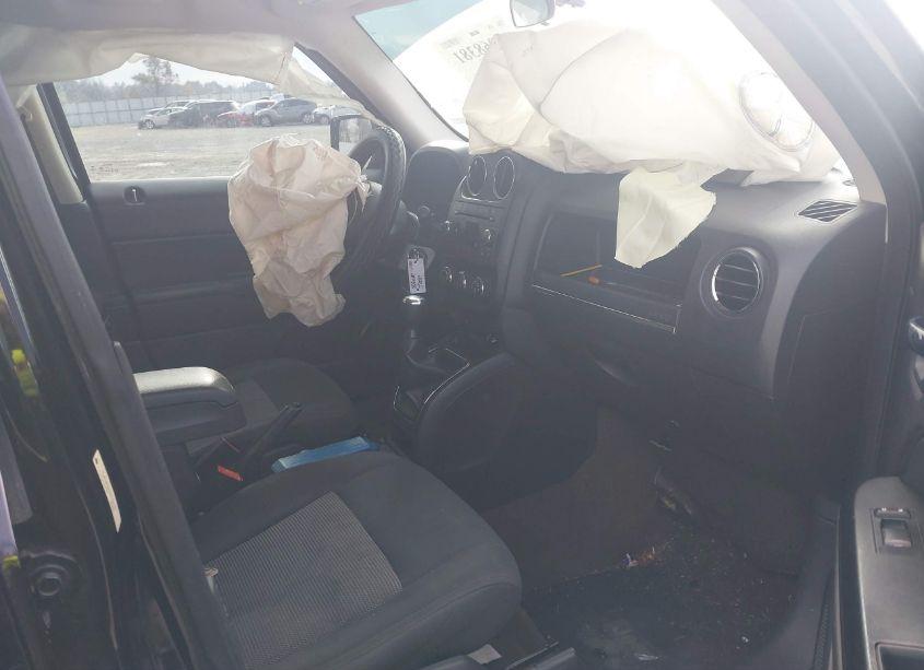 Photo 5 of 2014 Jeep Patriot SPORT (VIN 1C4NJPBA2ED754101)