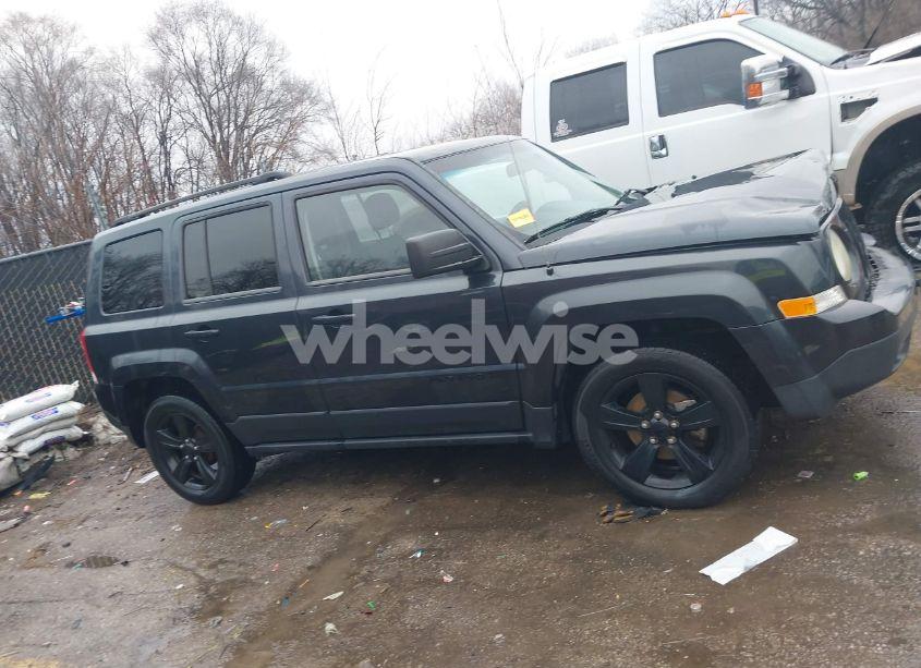 Photo 13 of 2014 Jeep Patriot ALTITUDE (VIN 1C4NJPBA2ED814152)