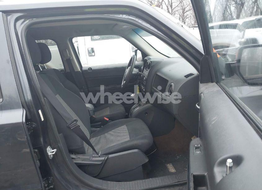 Photo 5 of 2014 Jeep Patriot ALTITUDE (VIN 1C4NJPBA2ED814152)