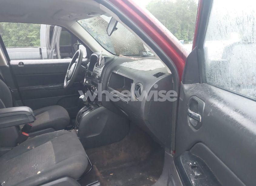 Photo 5 of 2014 Jeep Patriot SPORT (VIN 1C4NJPBA2ED844817)