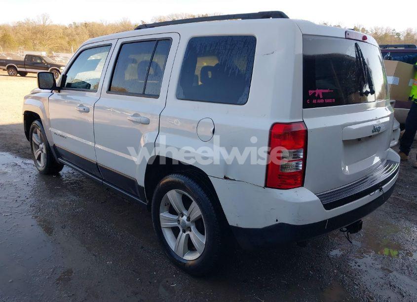 Photo 3 of 2014 Jeep Patriot SPORT (VIN 1C4NJPBA2ED882810)