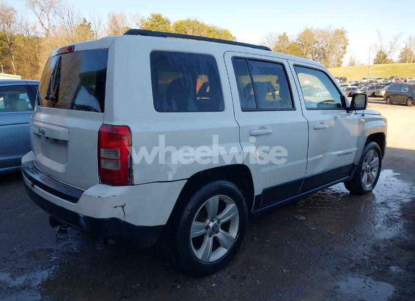 Photo 4 of 2014 Jeep Patriot SPORT (VIN 1C4NJPBA2ED882810)