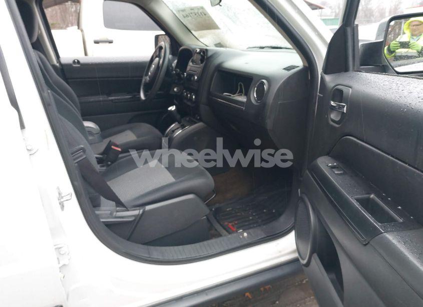 Photo 5 of 2015 Jeep Patriot SPORT (VIN 1C4NJPBA2FD138514)