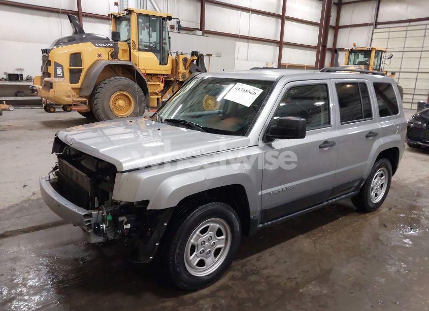 Photo 2 of 2015 Jeep Patriot SPORT (VIN 1C4NJPBA2FD400127)