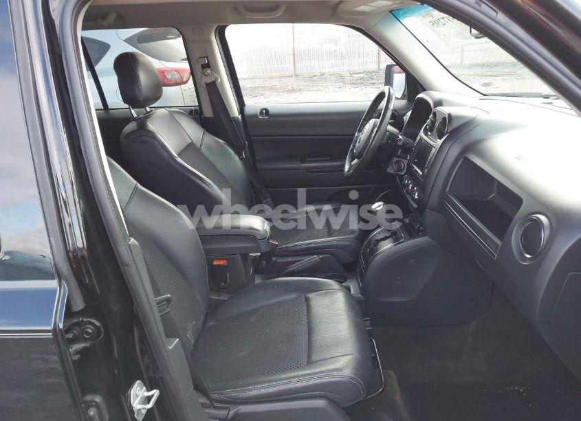 Photo 5 of 2016 Jeep Patriot SPORT SE (VIN 1C4NJPBA2GD703569)