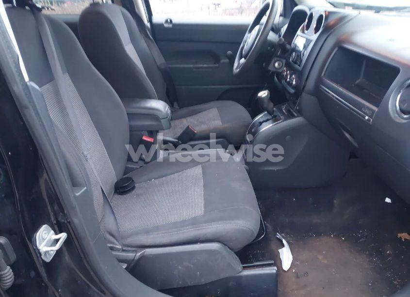 Photo 5 of 2016 Jeep Patriot SPORT (VIN 1C4NJPBA2GD710618)