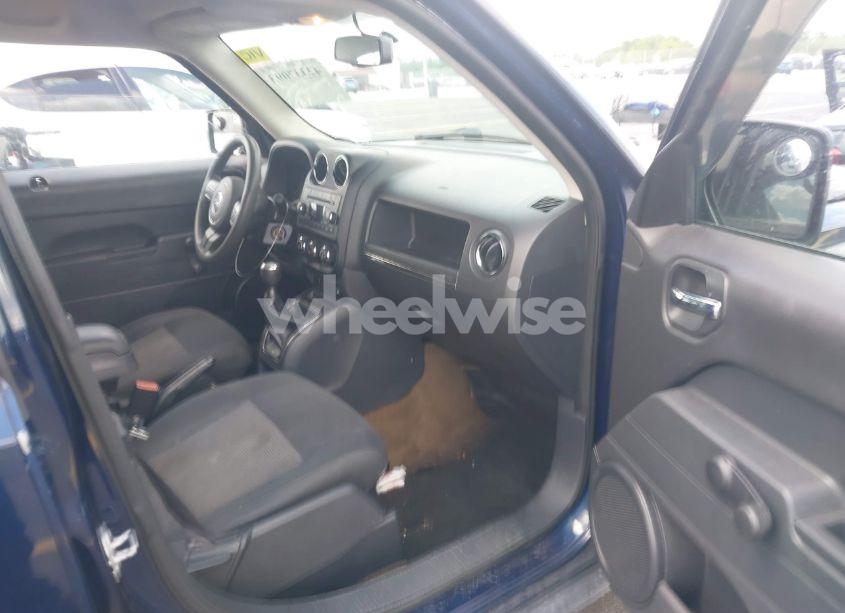 Photo 5 of 2016 Jeep Patriot SPORT (VIN 1C4NJPBA2GD731551)