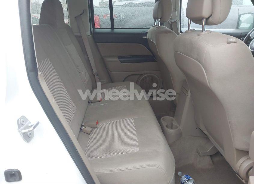 Photo 8 of 2016 Jeep Patriot SPORT (VIN 1C4NJPBA2GD754134)