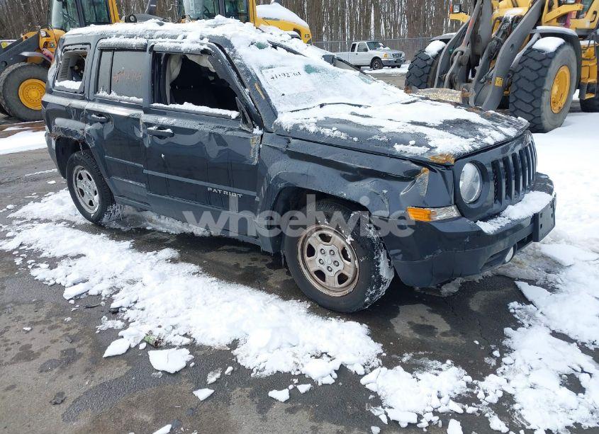 2014 Jeep Patriot SPORT (VIN 1C4NJPBA3ED553131) main photo