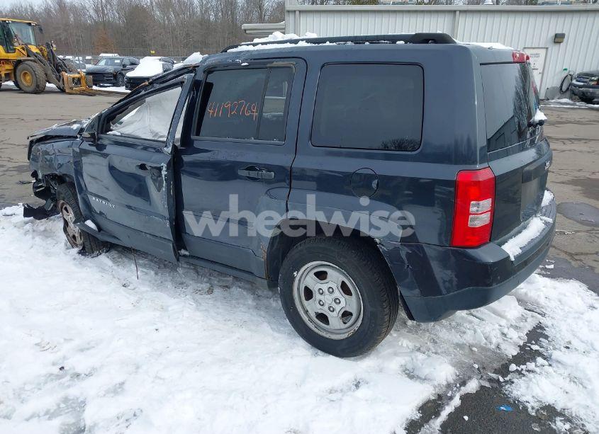 Photo 3 of 2014 Jeep Patriot SPORT (VIN 1C4NJPBA3ED553131)