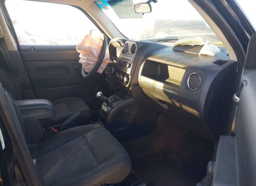 Photo 5 of 2014 Jeep Patriot SPORT (VIN 1C4NJPBA3ED617815)