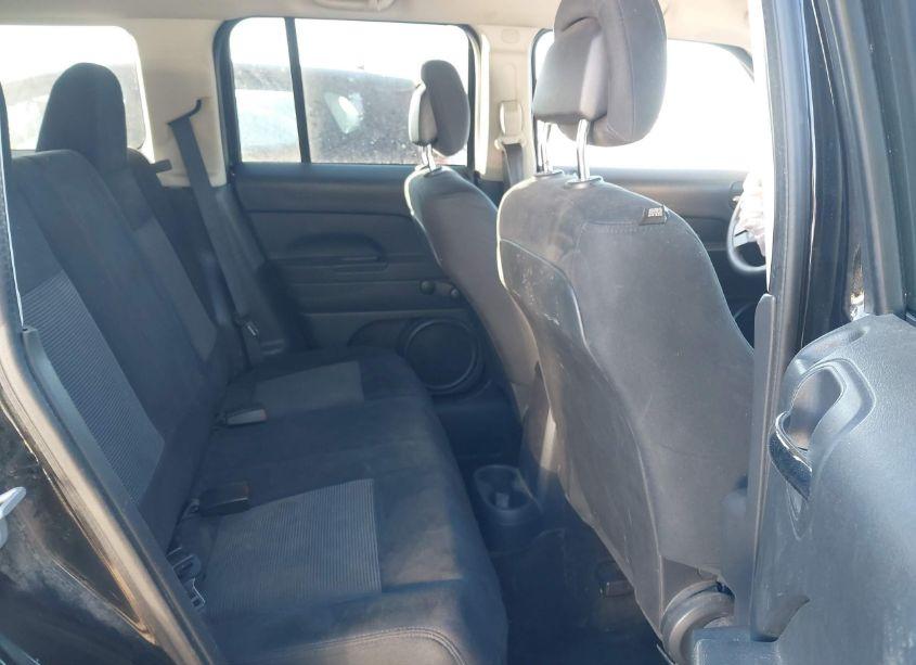 Photo 8 of 2014 Jeep Patriot SPORT (VIN 1C4NJPBA3ED617815)