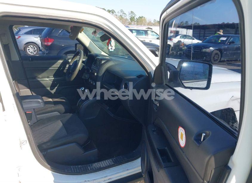 Photo 5 of 2014 Jeep Patriot SPORT (VIN 1C4NJPBA3ED690537)