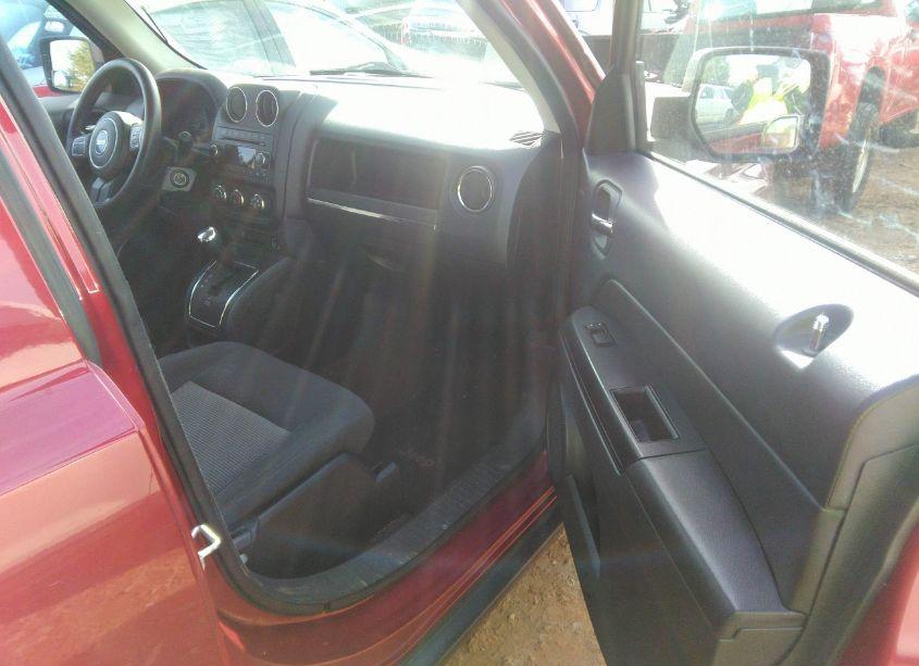 Photo 5 of 2014 Jeep Patriot ALTITUDE (VIN 1C4NJPBA3ED818758)