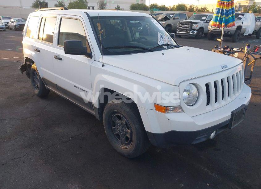 2015 Jeep Patriot SPORT (VIN 1C4NJPBA3FD402355) main photo