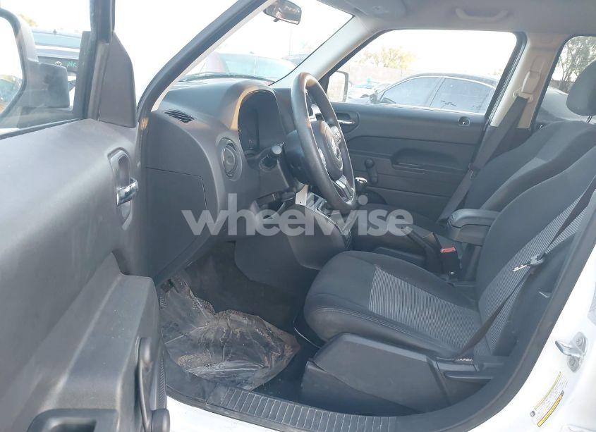 Photo 5 of 2015 Jeep Patriot SPORT (VIN 1C4NJPBA3FD402355)