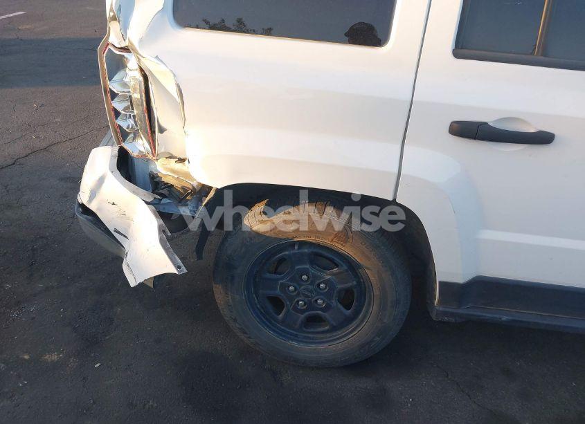 Photo 6 of 2015 Jeep Patriot SPORT (VIN 1C4NJPBA3FD402355)