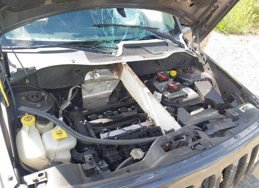 Photo 10 of 2015 Jeep Patriot SPORT (VIN 1C4NJPBA3FD402596)