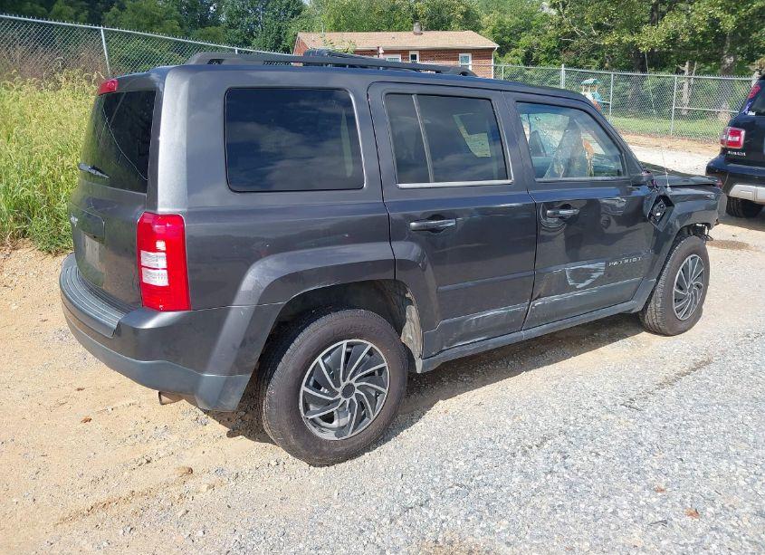 Photo 4 of 2015 Jeep Patriot SPORT (VIN 1C4NJPBA3FD402596)