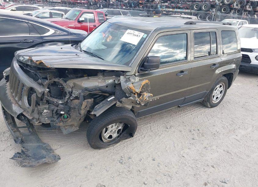 Photo 2 of 2016 Jeep Patriot SPORT (VIN 1C4NJPBA3GD589193)