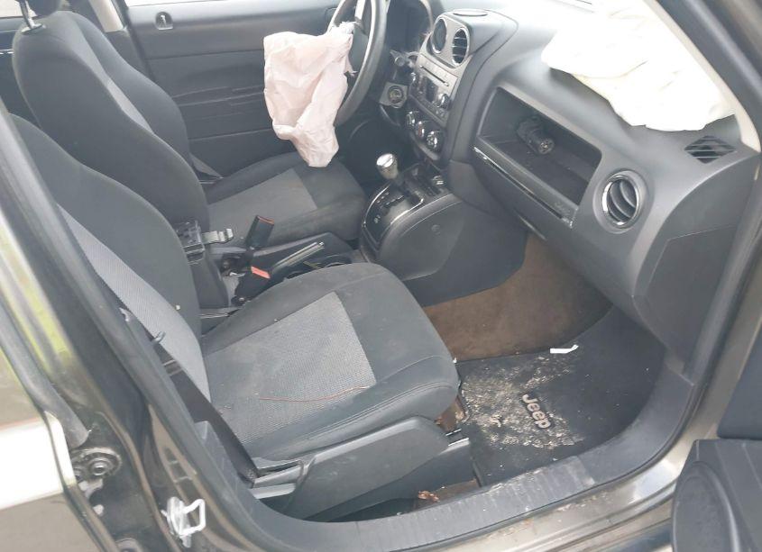 Photo 5 of 2016 Jeep Patriot SPORT (VIN 1C4NJPBA3GD589193)