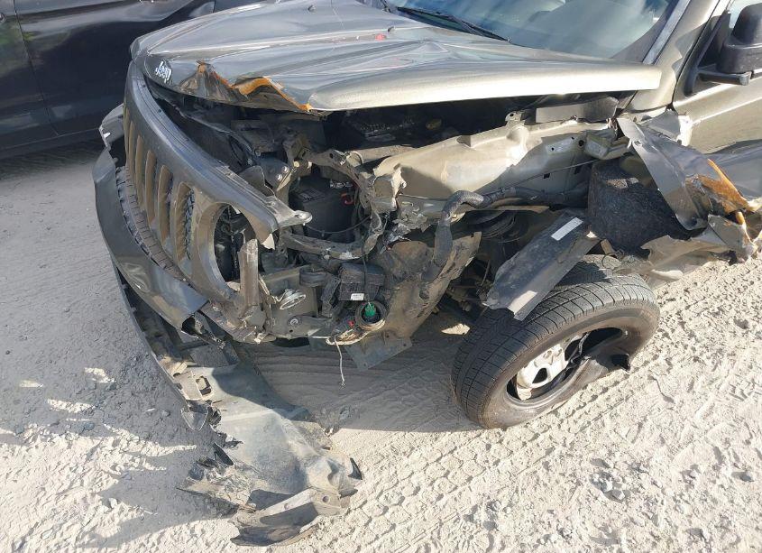 Photo 6 of 2016 Jeep Patriot SPORT (VIN 1C4NJPBA3GD589193)