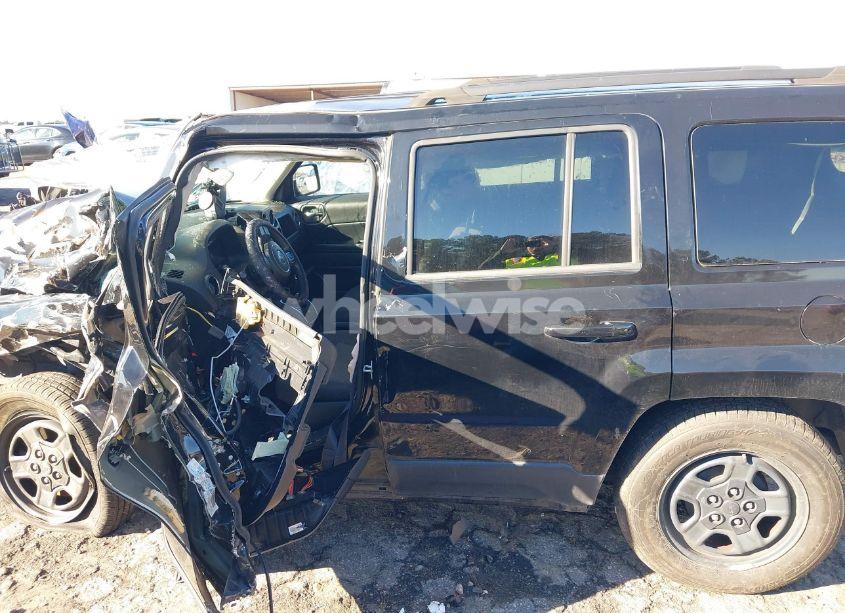 Photo 14 of 2016 Jeep Patriot SPORT (VIN 1C4NJPBA3GD656391)