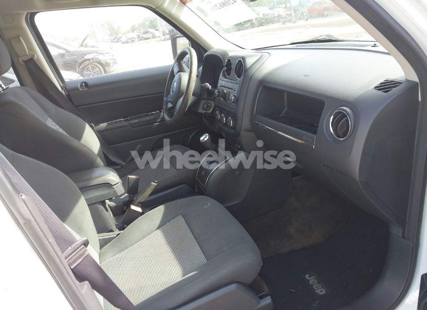 Photo 5 of 2016 Jeep Patriot SPORT (VIN 1C4NJPBA3GD693490)