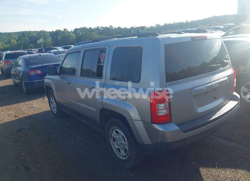 Photo 3 of 2016 Jeep Patriot SPORT (VIN 1C4NJPBA3GD732353)