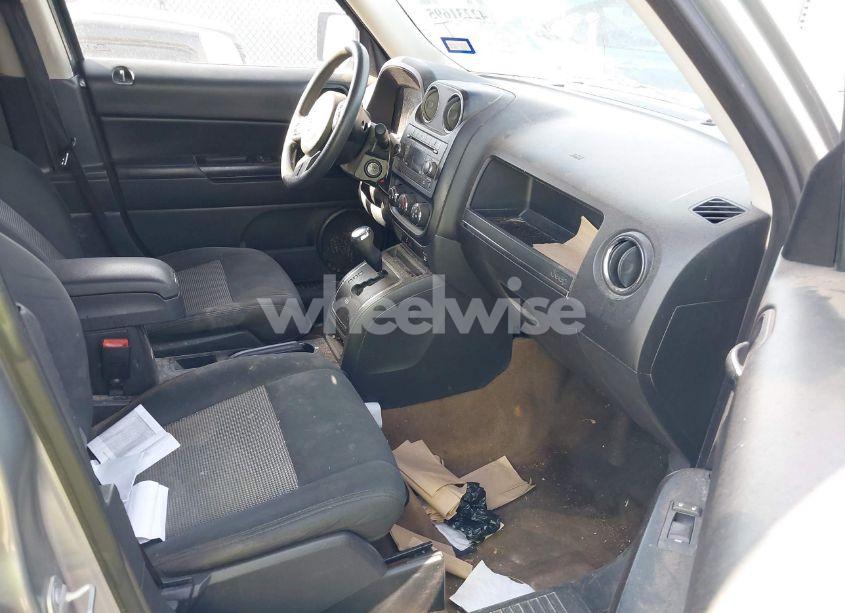 Photo 5 of 2016 Jeep Patriot SPORT (VIN 1C4NJPBA3GD735222)