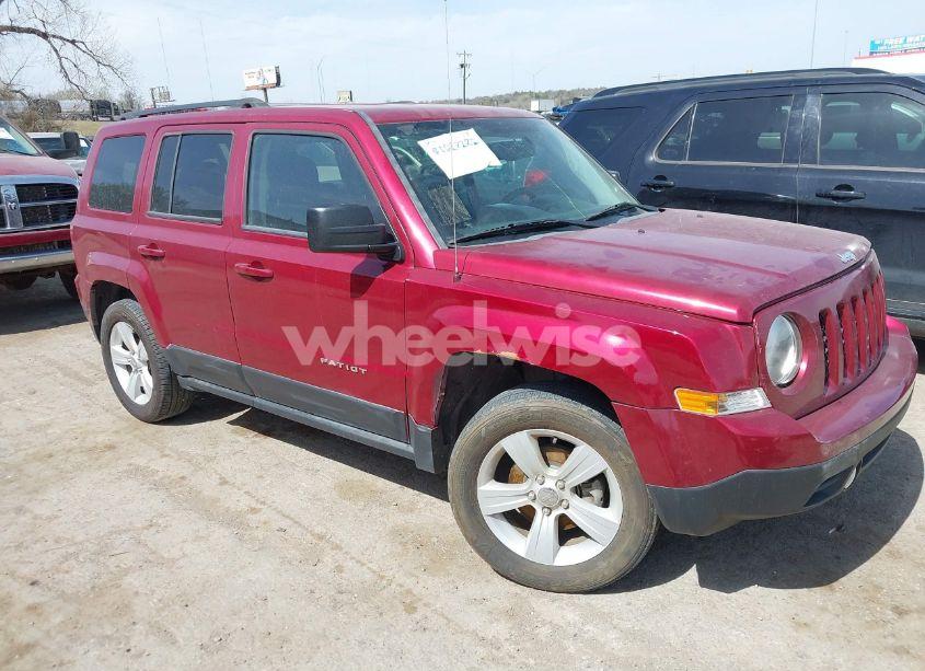 2016 Jeep Patriot SPORT (VIN 1C4NJPBA3GD744762) main photo