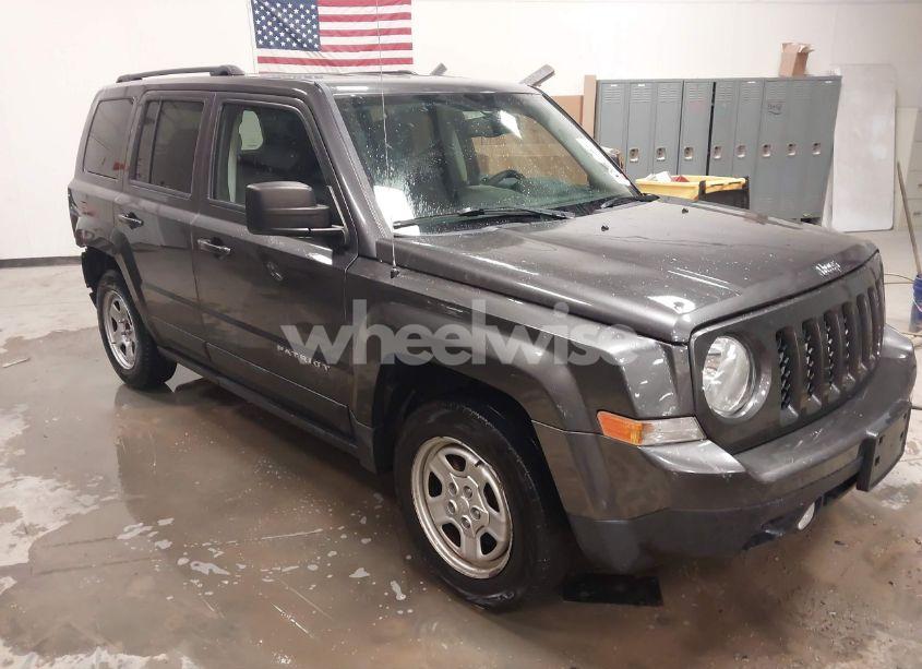 2016 Jeep Patriot SPORT (VIN 1C4NJPBA3GD811392) main photo