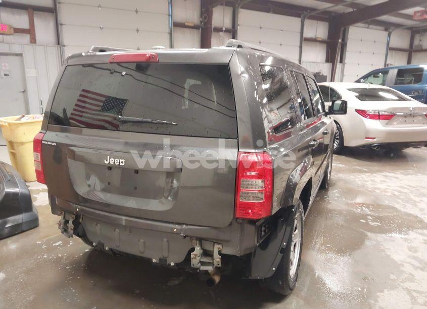 Photo 4 of 2016 Jeep Patriot SPORT (VIN 1C4NJPBA3GD811392)