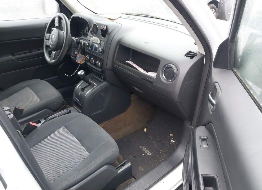 Photo 5 of 2017 Jeep Patriot SPORT FWD (VIN 1C4NJPBA3HD119974)