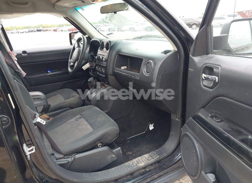 Photo 5 of 2013 Jeep Patriot SPORT (VIN 1C4NJPBA4DD102031)